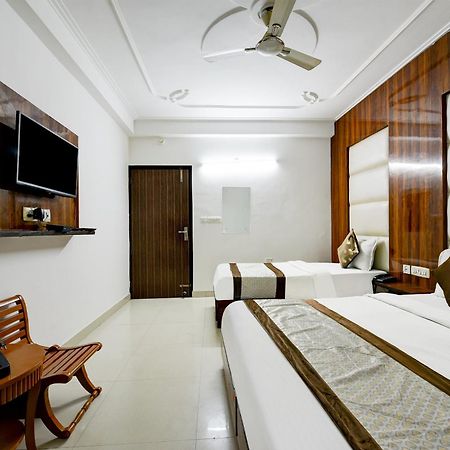 Airport Hotel Kiara - New Delhi Airport Exterior photo