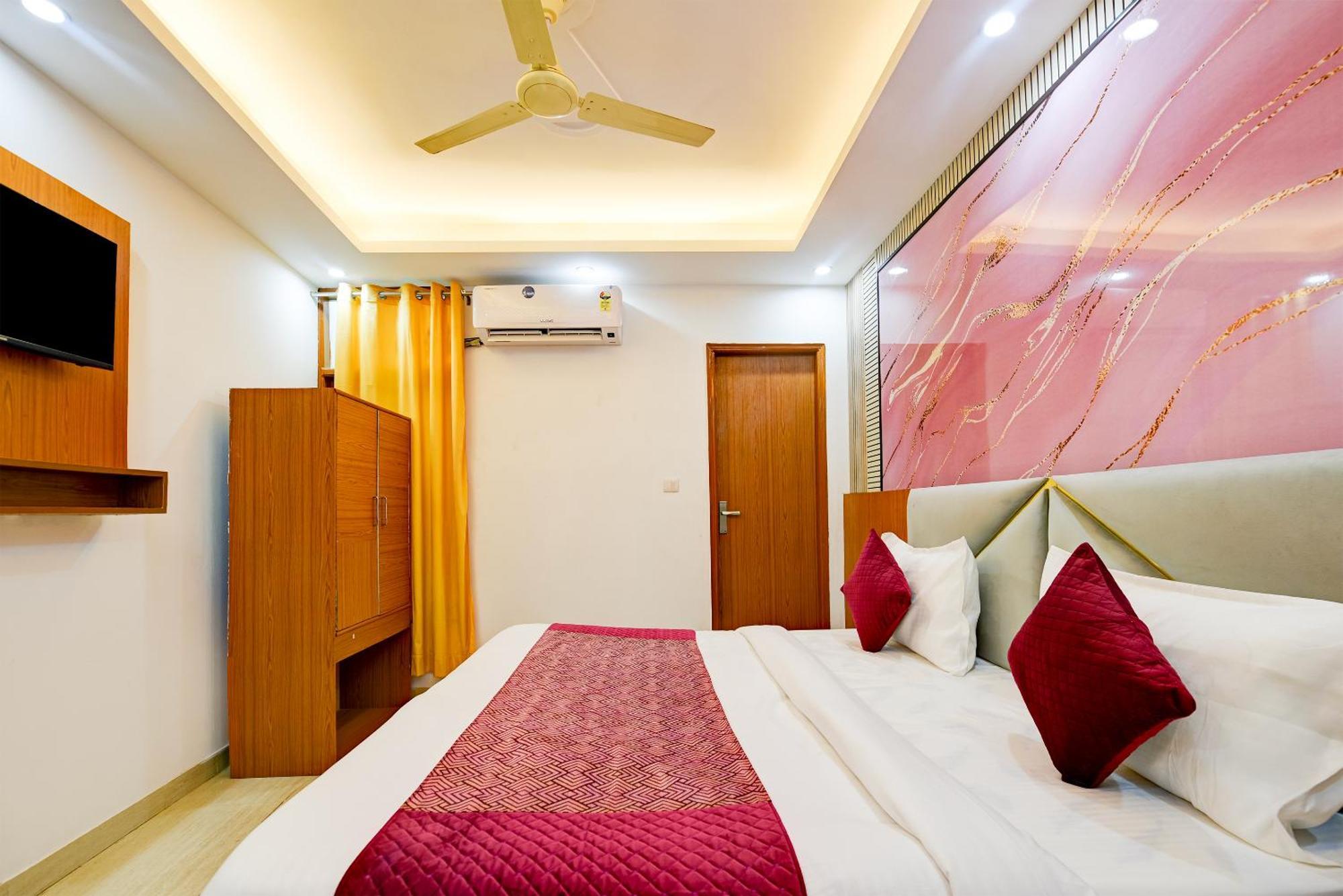 Airport Hotel Kiara - New Delhi Airport Exterior photo