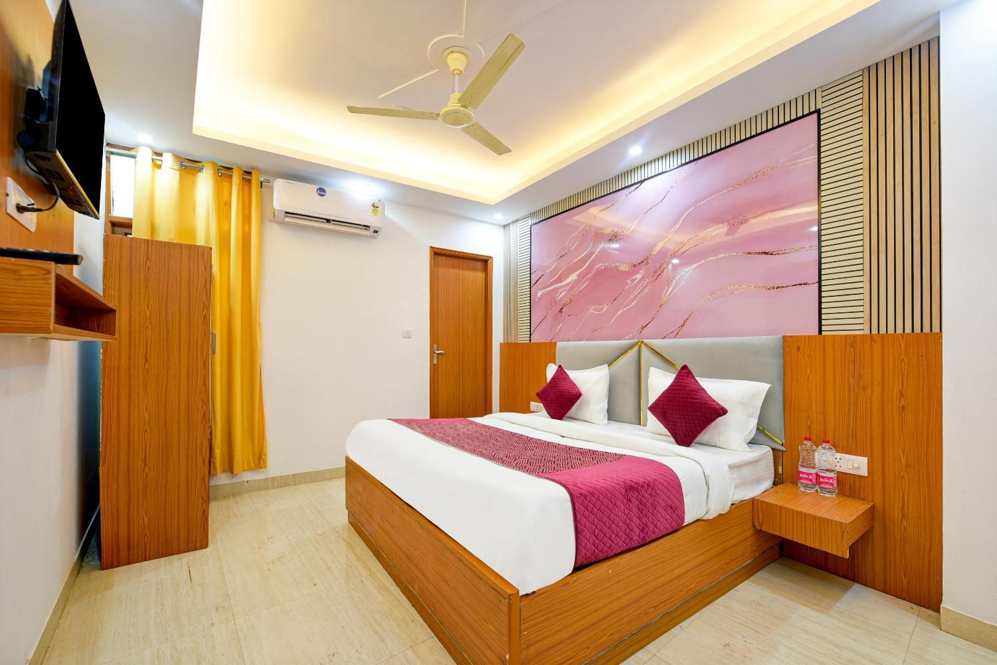 Airport Hotel Kiara - New Delhi Airport Exterior photo