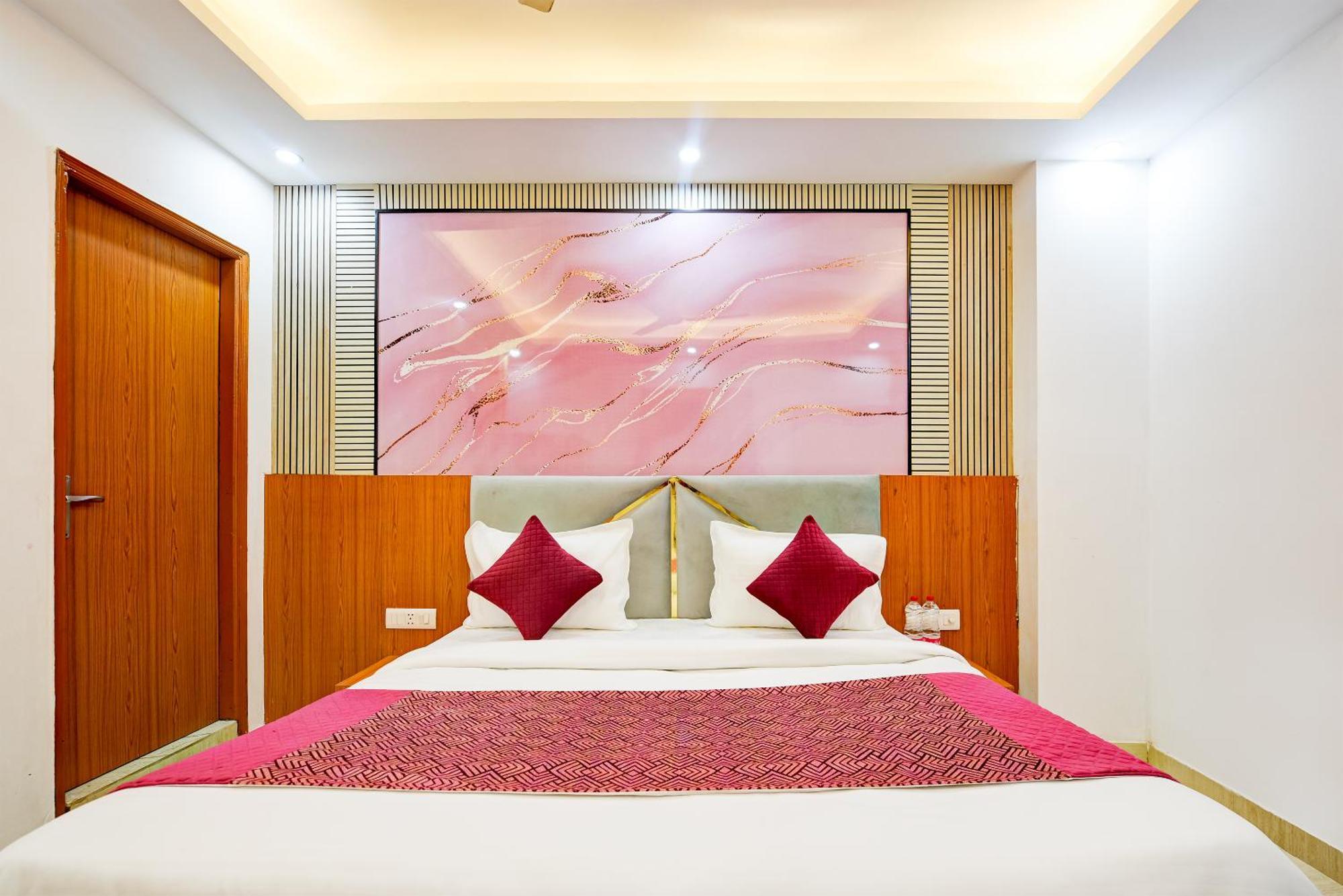Airport Hotel Kiara - New Delhi Airport Exterior photo