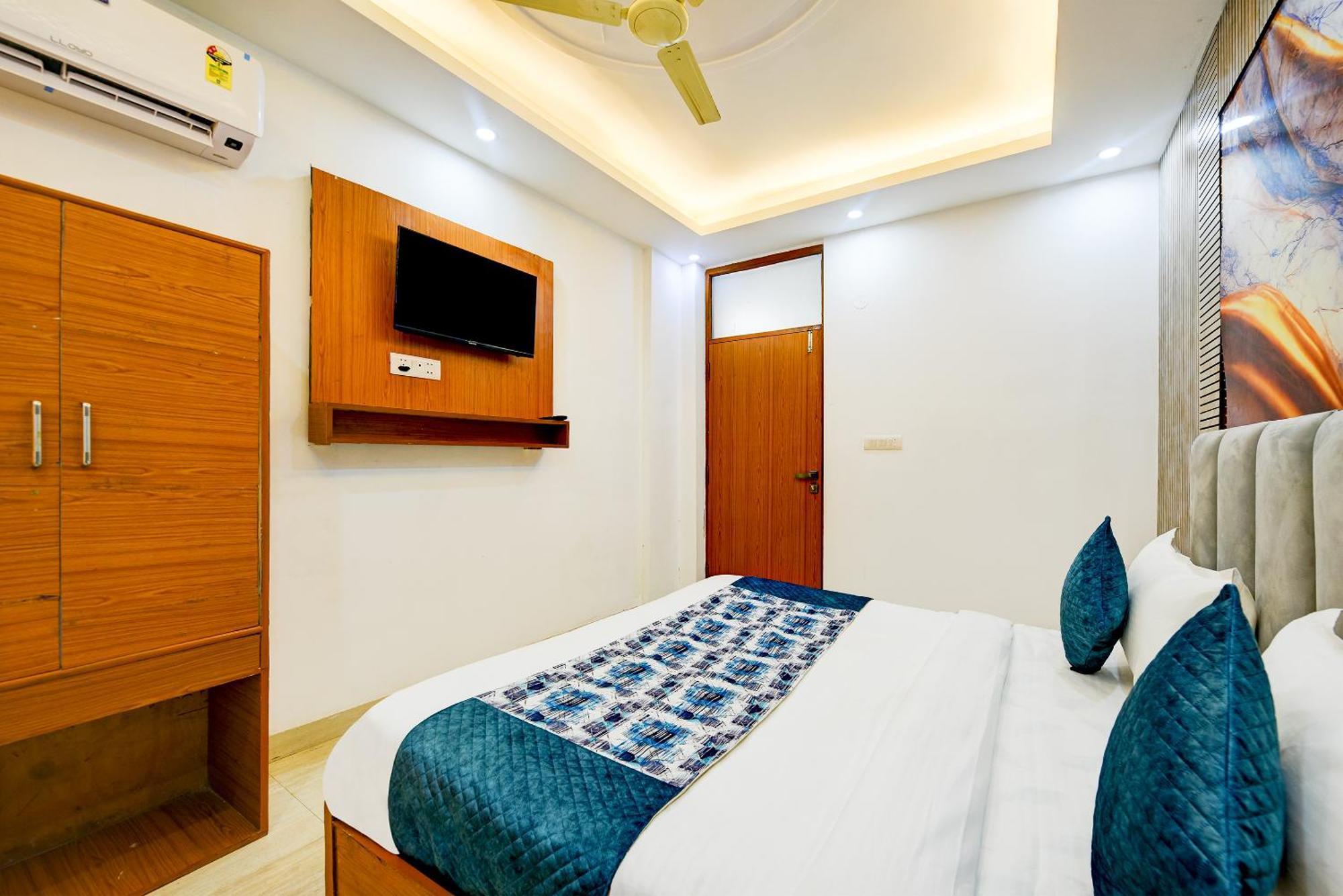 Airport Hotel Kiara - New Delhi Airport Exterior photo
