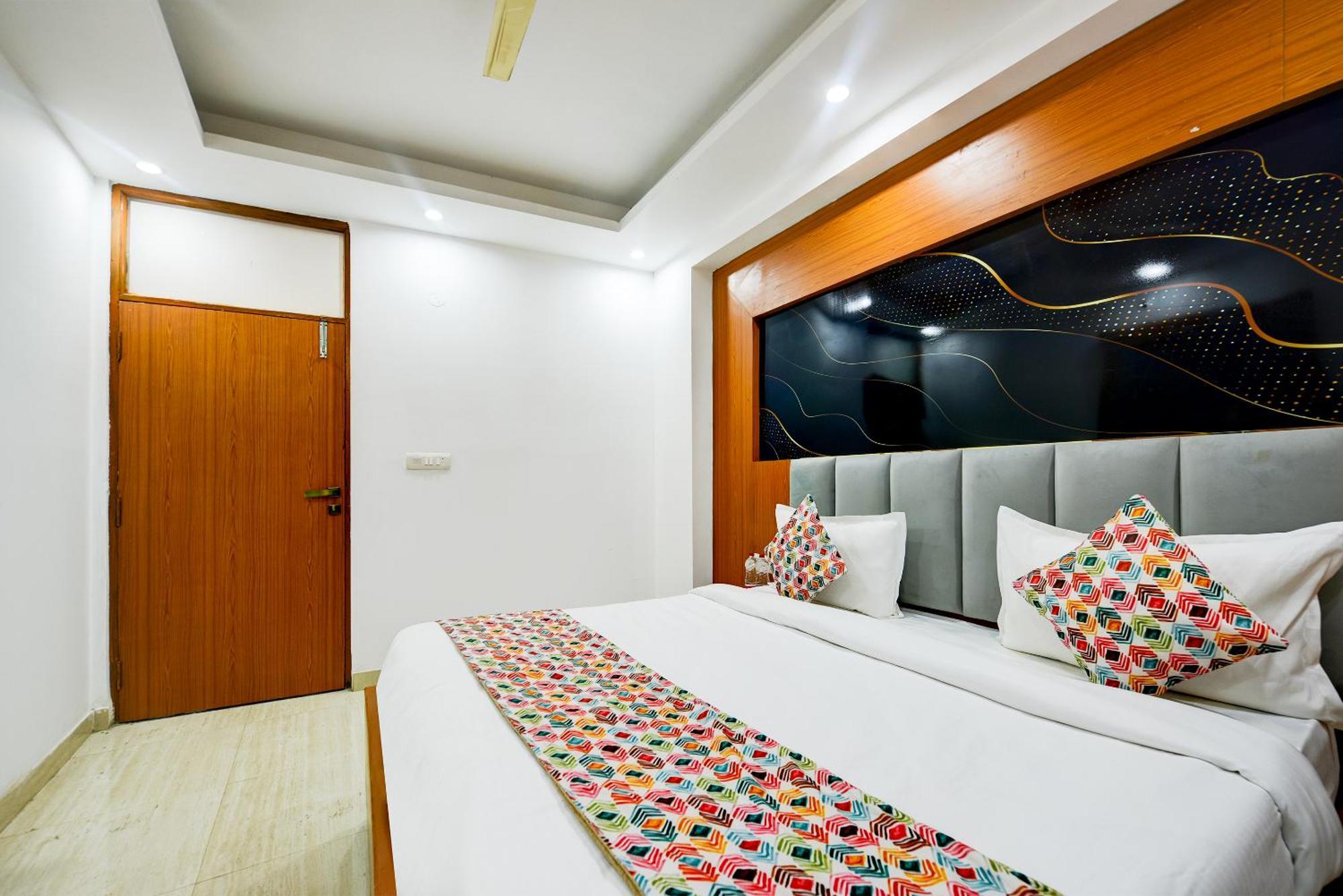 Airport Hotel Kiara - New Delhi Airport Exterior photo