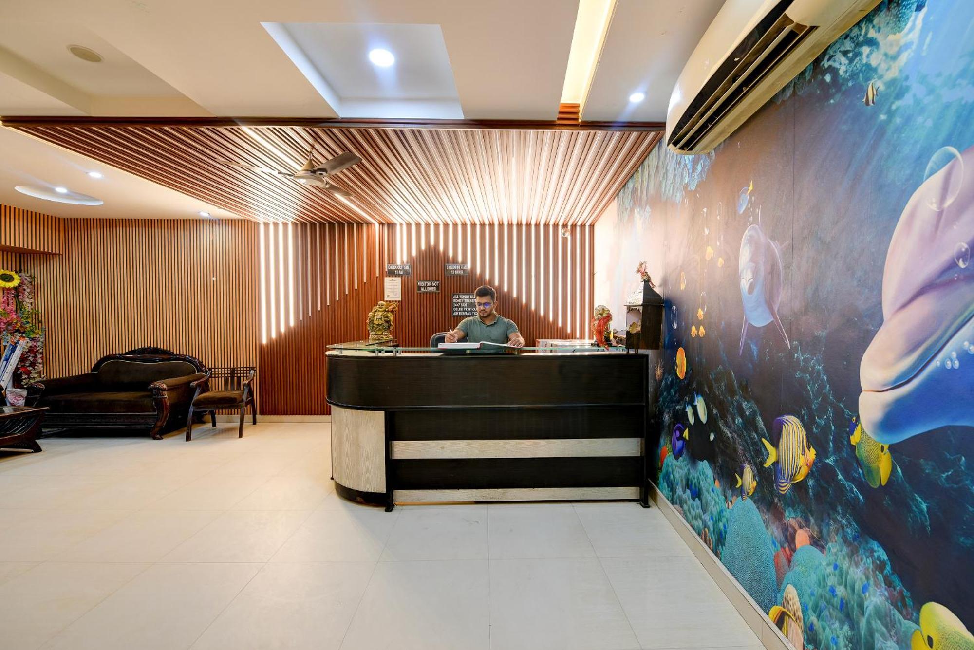 Airport Hotel Kiara - New Delhi Airport Exterior photo