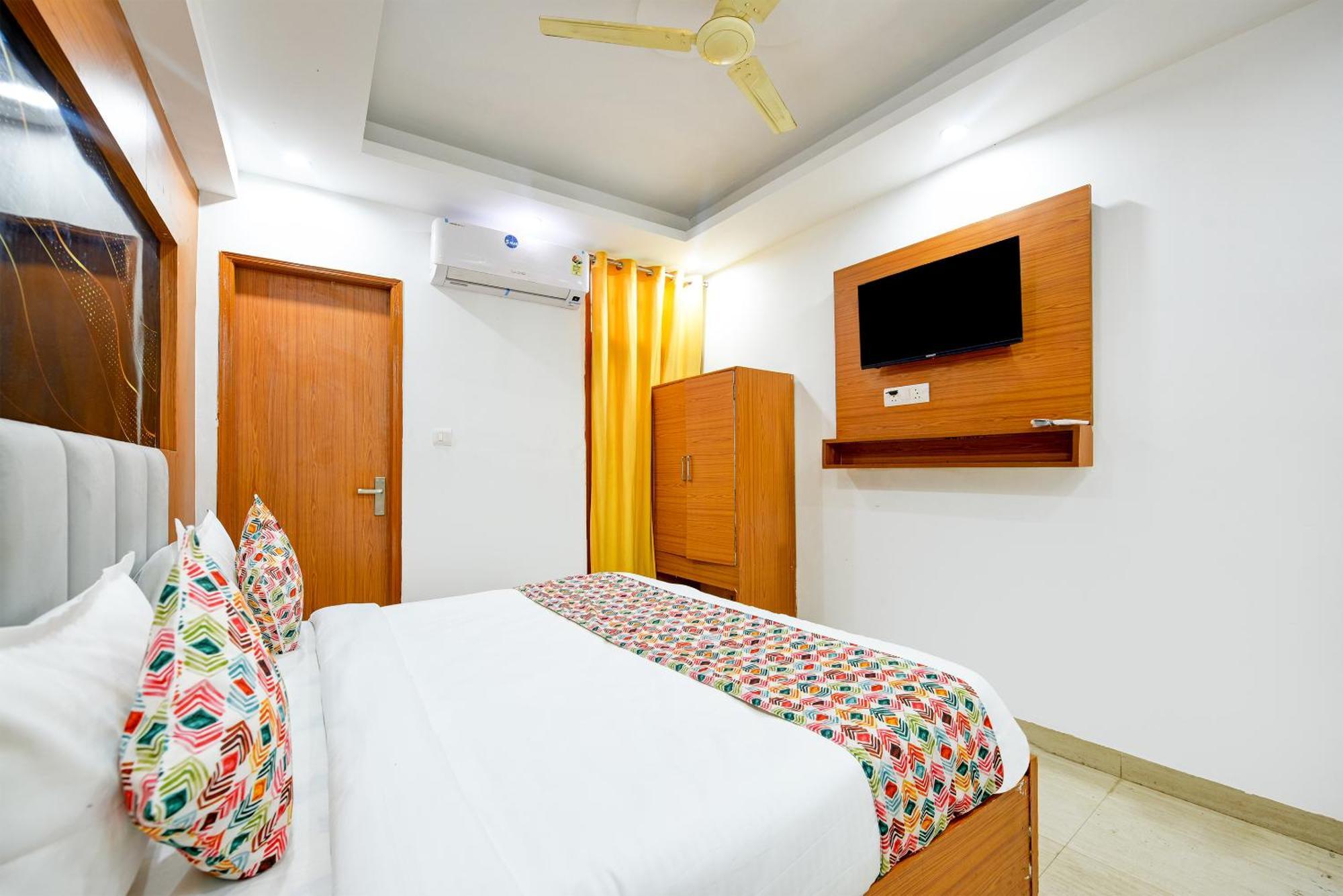 Airport Hotel Kiara - New Delhi Airport Exterior photo