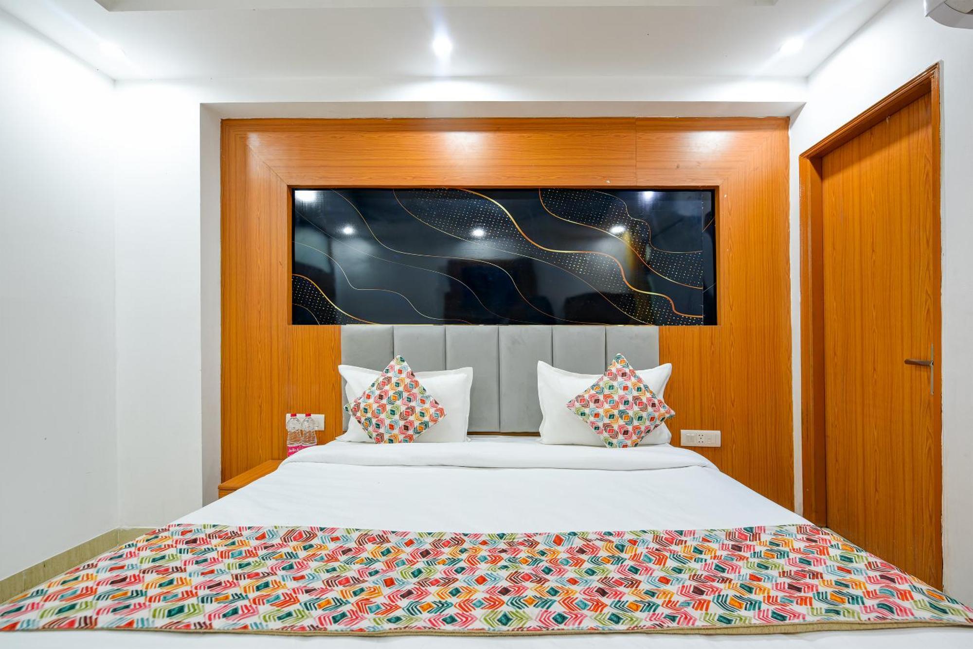 Airport Hotel Kiara - New Delhi Airport Exterior photo