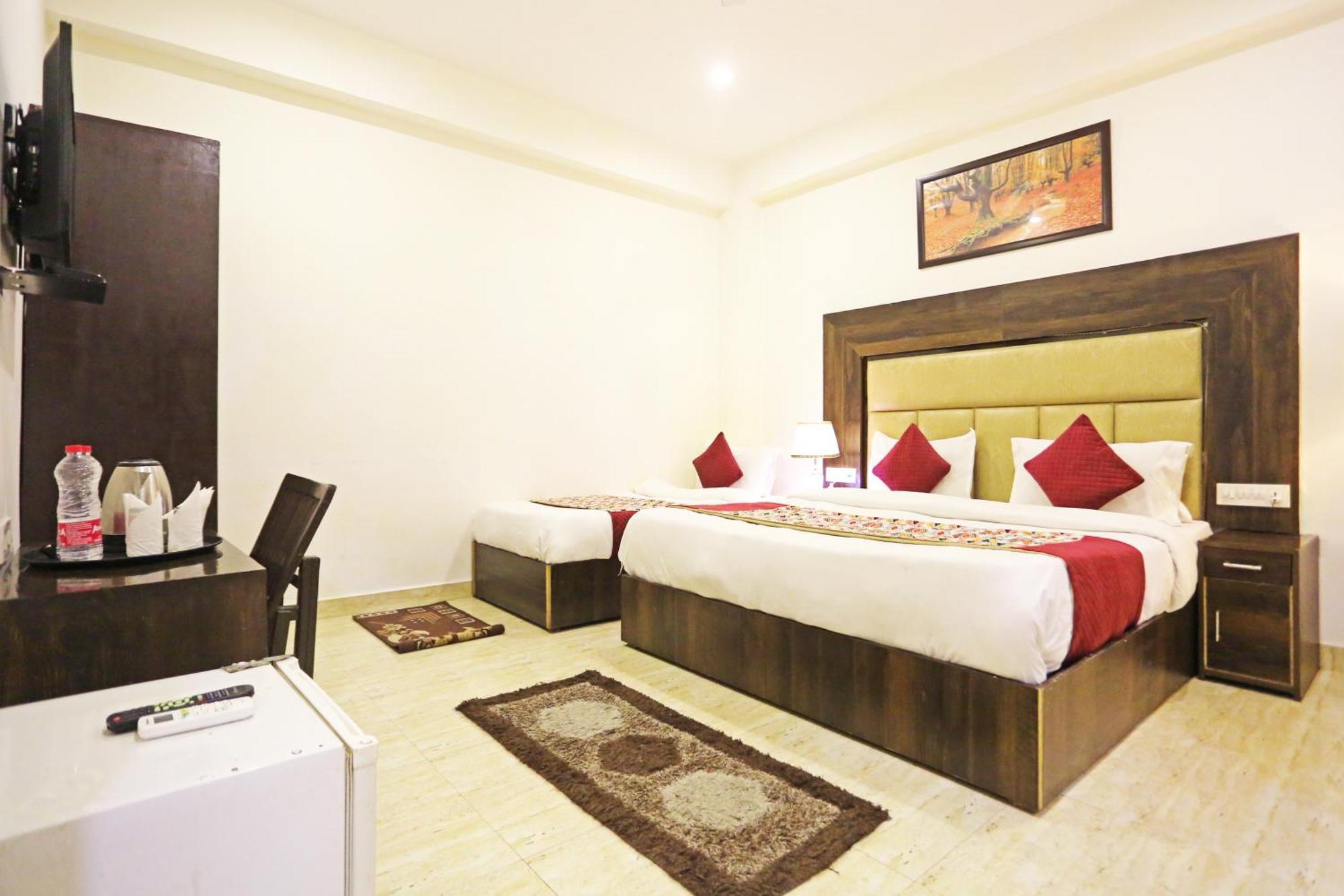 Airport Hotel Kiara - New Delhi Airport Exterior photo