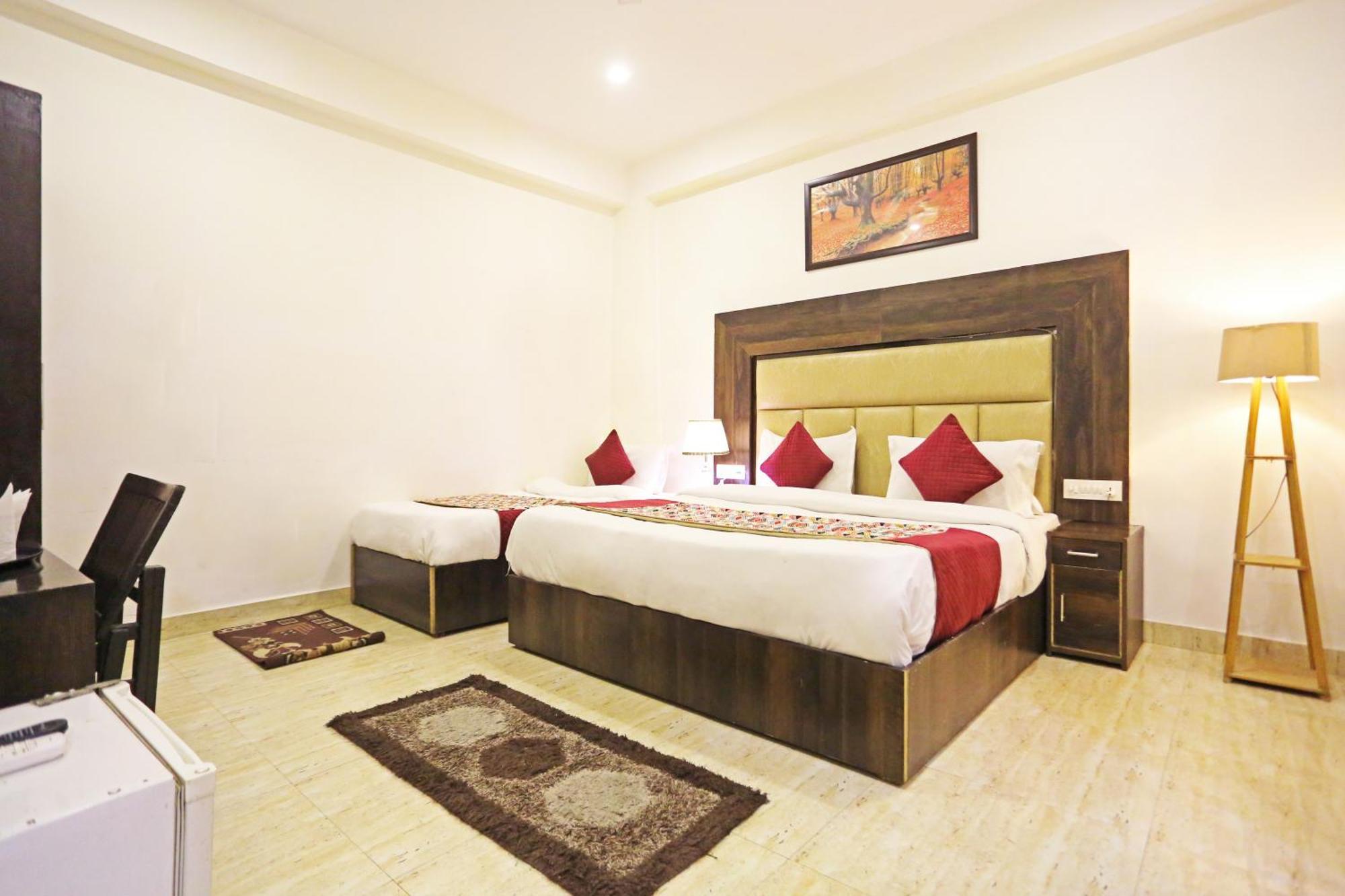 Airport Hotel Kiara - New Delhi Airport Exterior photo