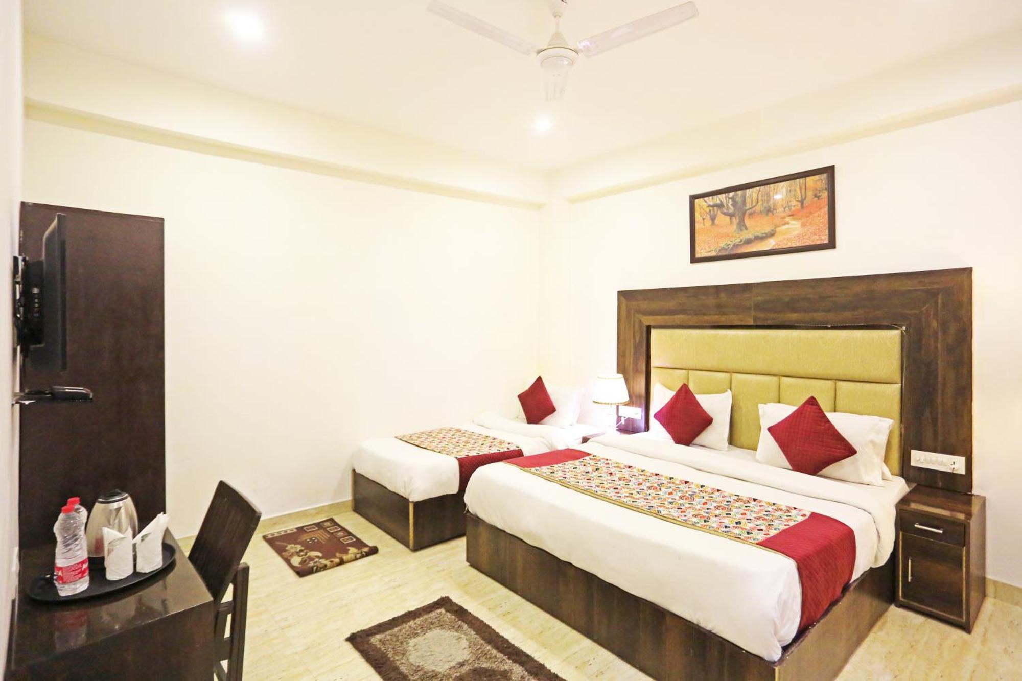 Airport Hotel Kiara - New Delhi Airport Exterior photo