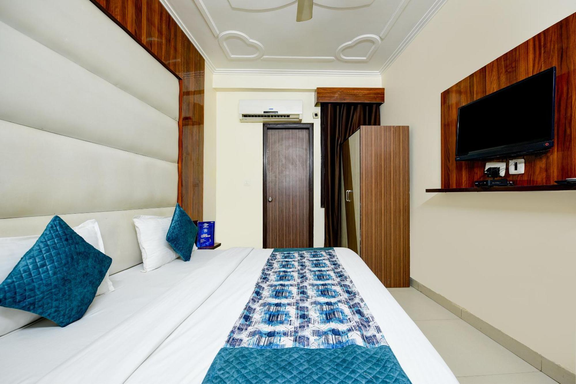 Airport Hotel Kiara - New Delhi Airport Exterior photo