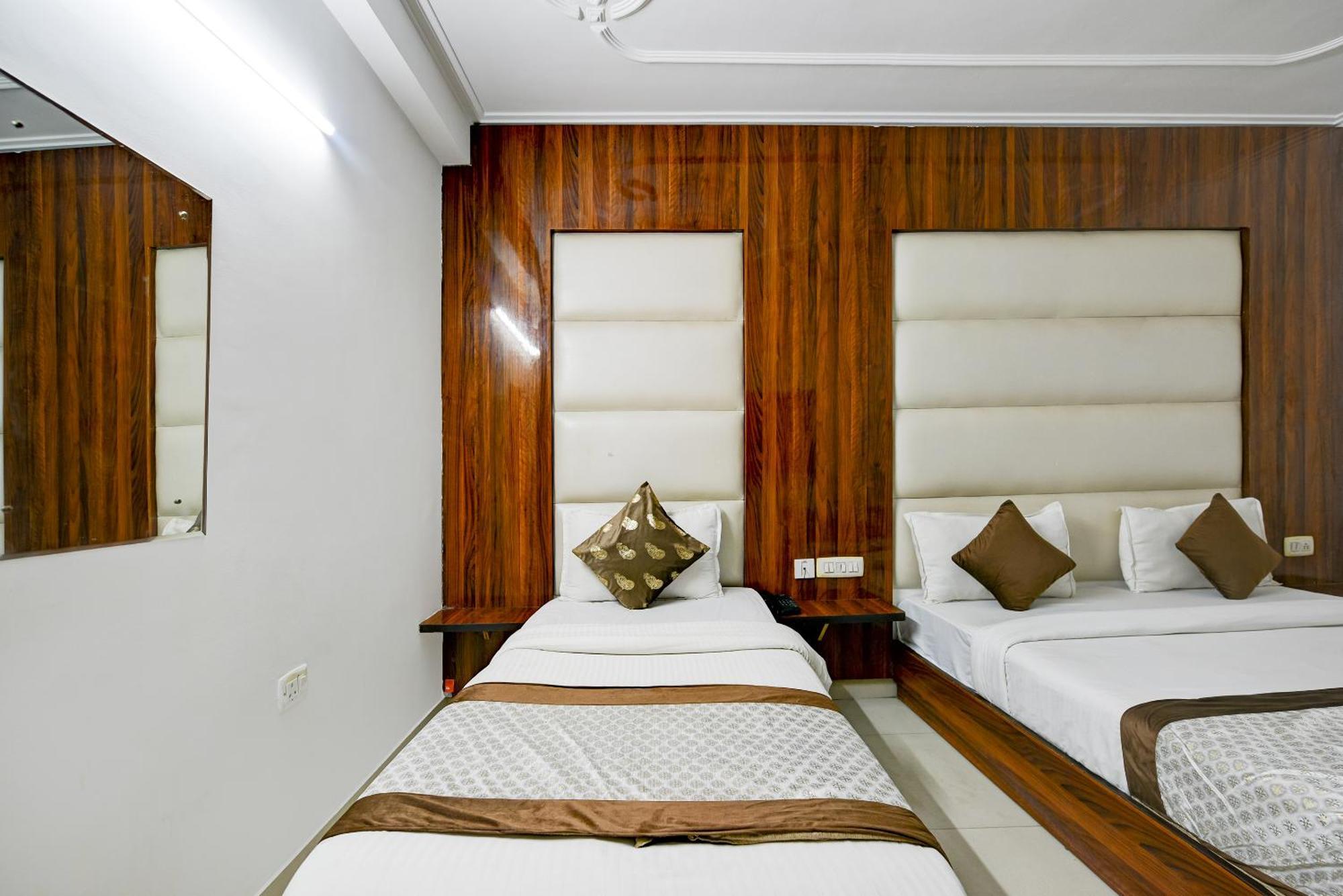 Airport Hotel Kiara - New Delhi Airport Exterior photo