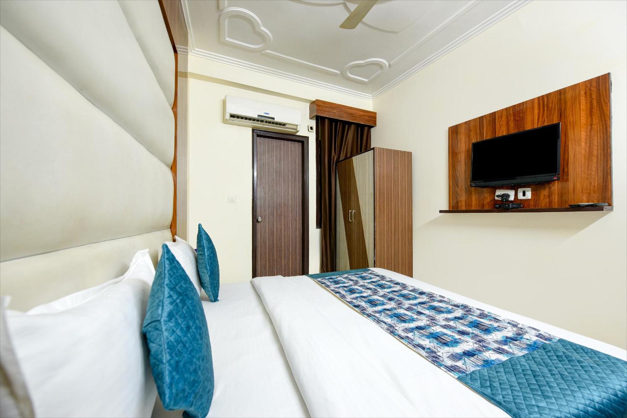 Airport Hotel Kiara - New Delhi Airport Exterior photo