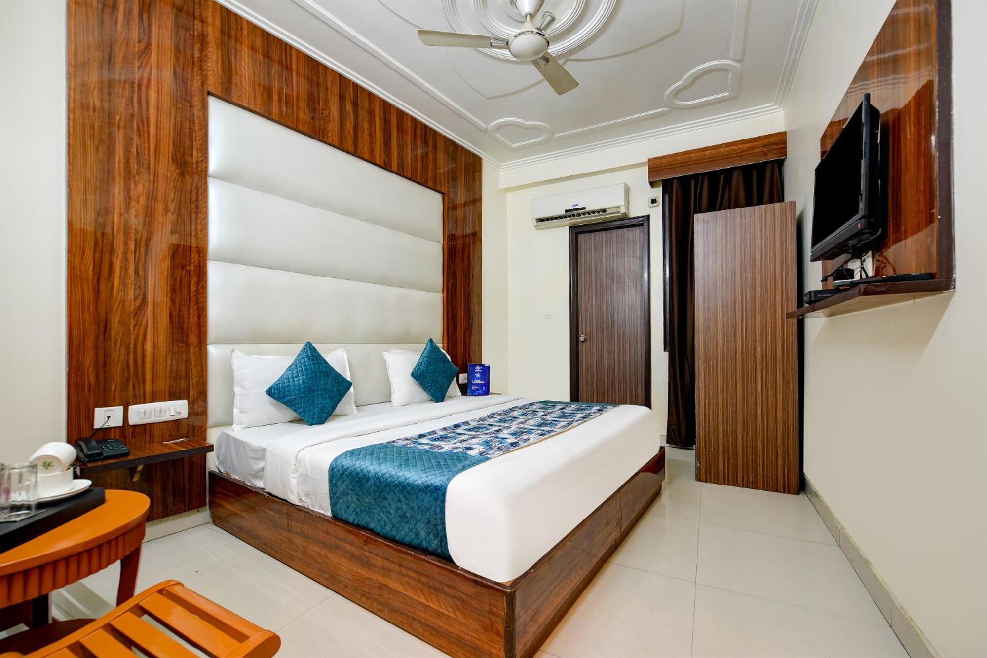 Airport Hotel Kiara - New Delhi Airport Exterior photo