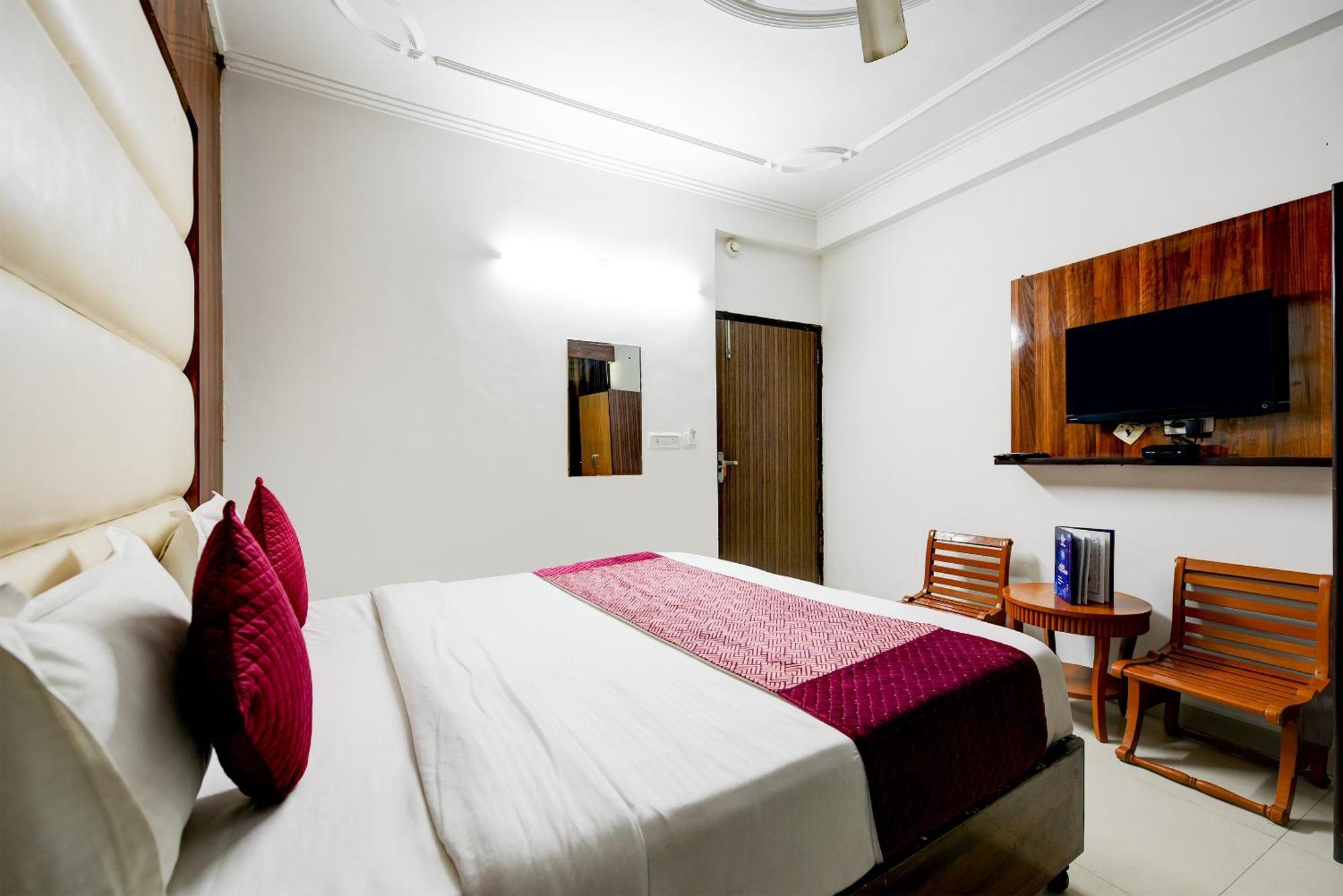 Airport Hotel Kiara - New Delhi Airport Exterior photo
