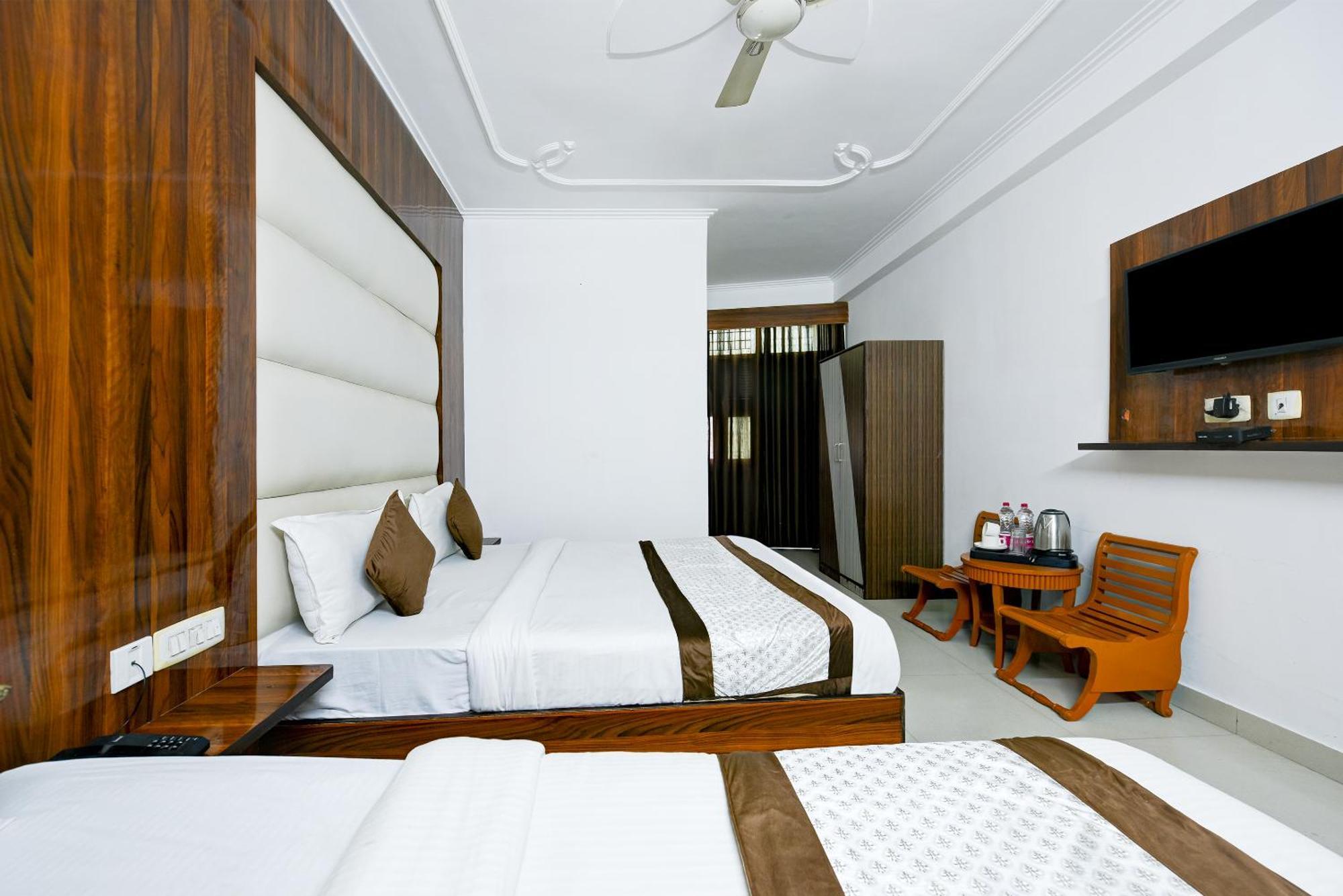 Airport Hotel Kiara - New Delhi Airport Exterior photo