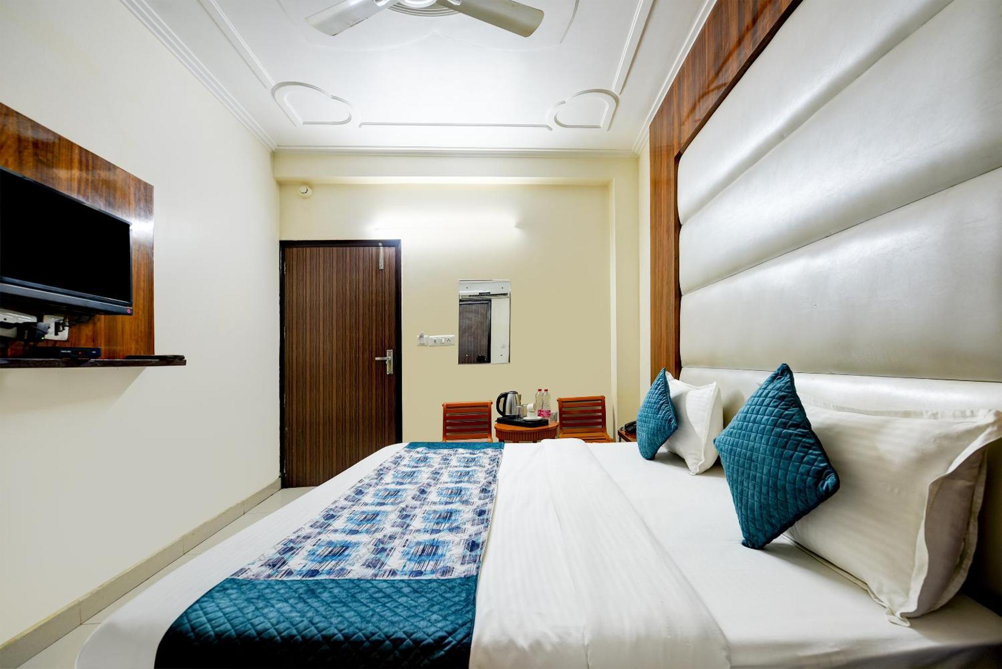Airport Hotel Kiara - New Delhi Airport Exterior photo