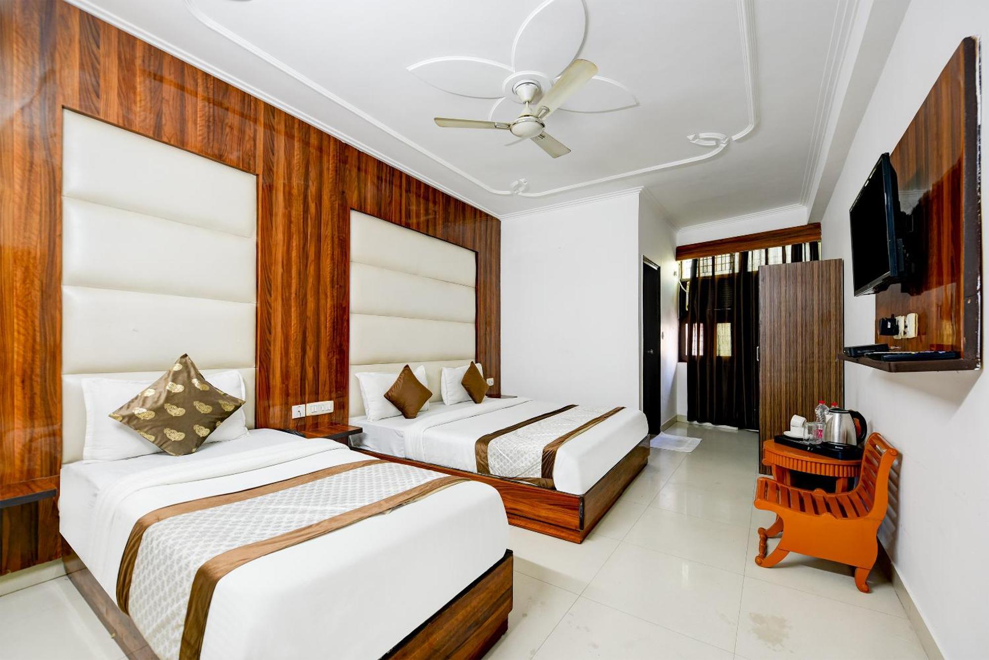 Airport Hotel Kiara - New Delhi Airport Exterior photo